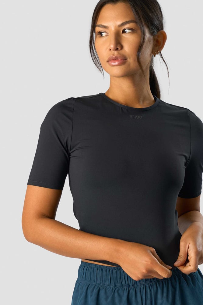charge cropped mid sleeve wmn black