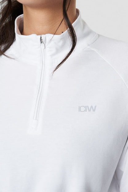 define cropped 1/4 zip adjustable white