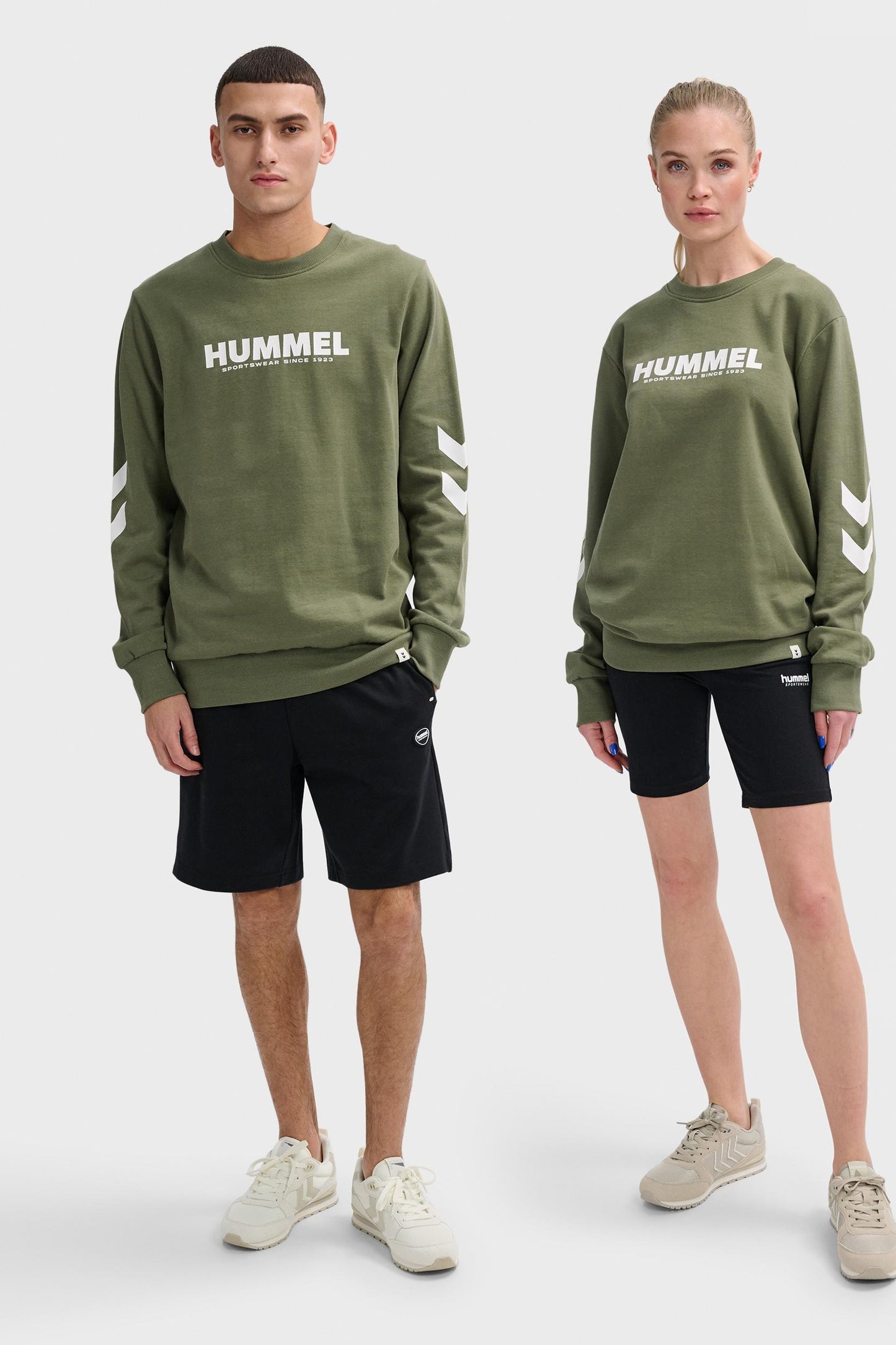 HUMMEL - Hmllegacy Sweatshirt - Deep Lichen Green