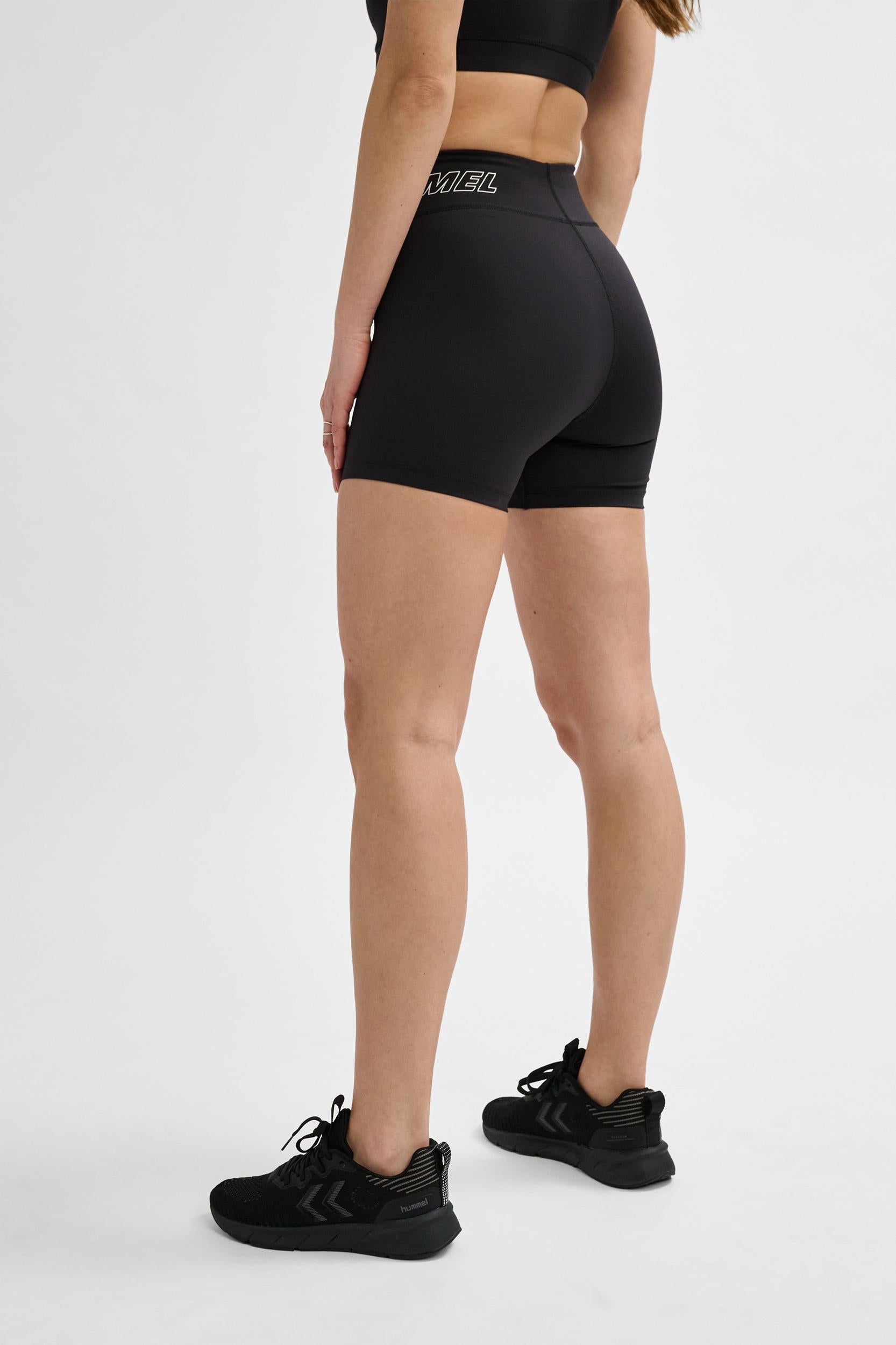 HUMMEL - Hmlte Fundamental Mw Tight Shorts - Black/white