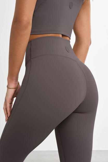 Zachte uitlopende broek