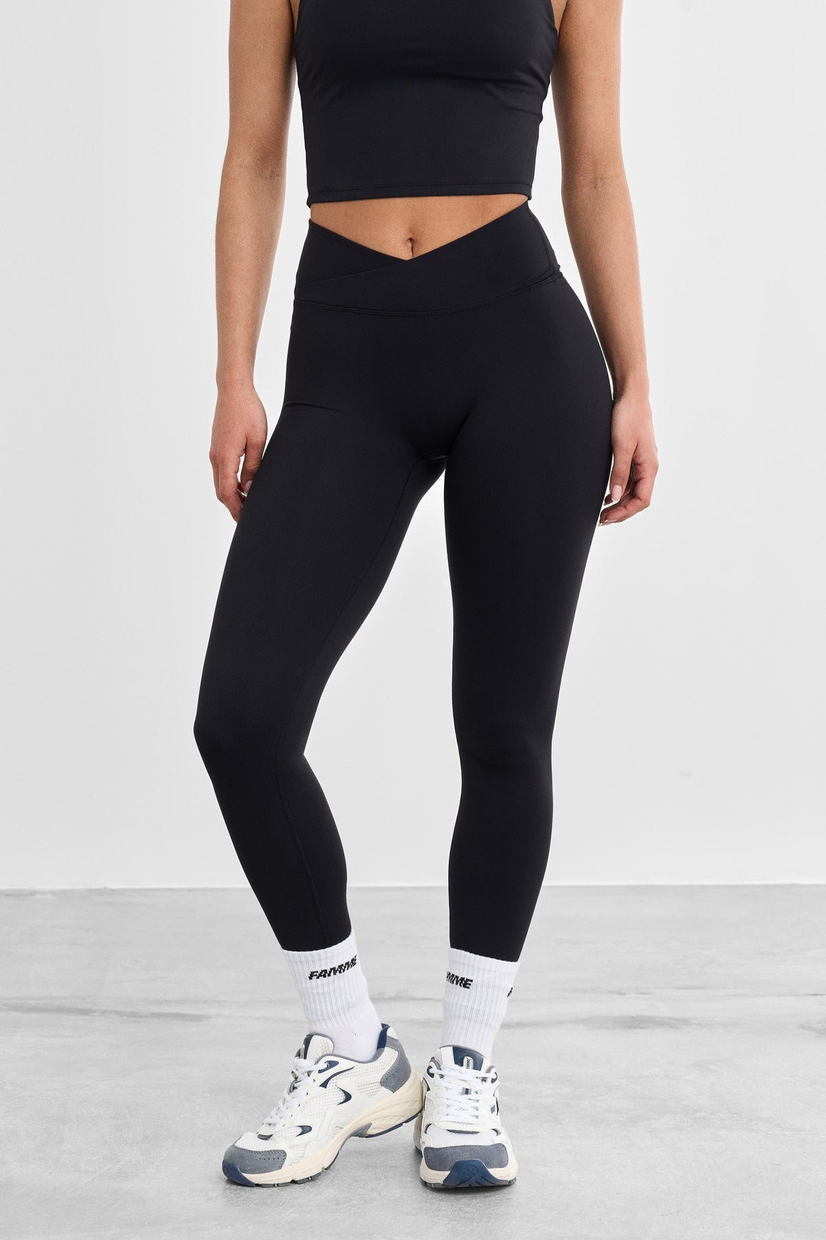 Signature Wrap Legging